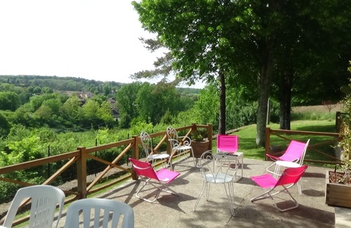 Montagnac-la-Crempse House | Large, quiet house surrounded by greenery 3 bedrooms - 2 bathrooms