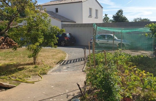 Chemere House | Large, quiet house near the wilderness