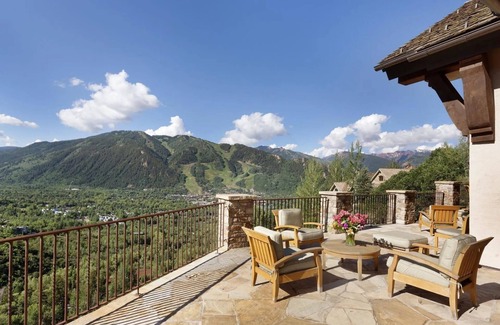 Red Mountain House | Large Red Mountain Estate with 6 Bedrooms and expansive views