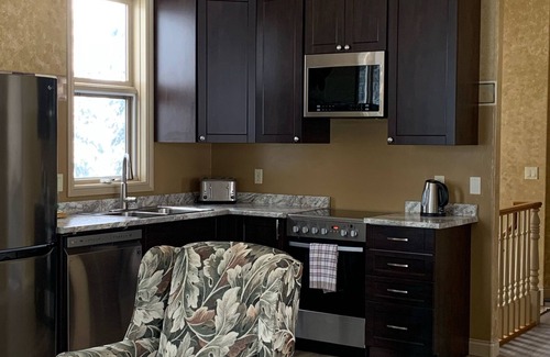 Silver Star Mountain Apartment | Large Renovated Condo on the Lower Knoll Close to the Village w/Laundry