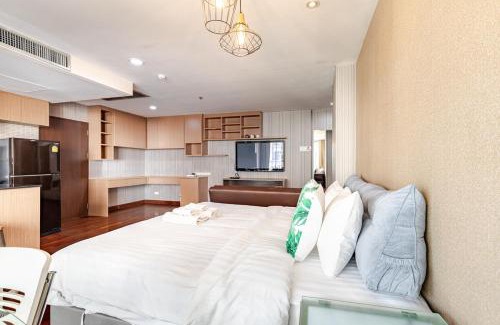 Chidlom Apartment | Large room with 2Beds BTS Chitlom Sukhumvit BKK