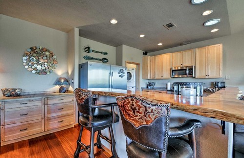 Ruidoso House | Large Ruidoso Home with Stunning Views and Hot Tub!