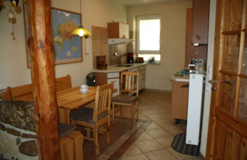 Zothen Apartment | Large, rustic apartment on a farm with a view of the castle