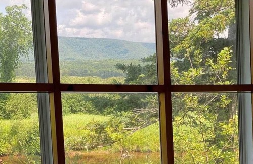 Baddeck Bridge Cottage | Large Secluded Riverside Cottage