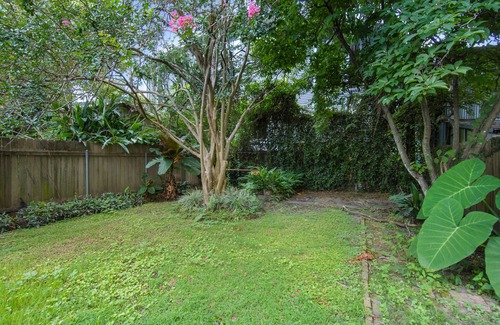 Audubon House | Large Shotgun Double In Perfect Uptown Location