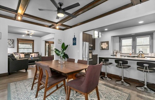 Midtown - Westport House | Large Space+Great location|5 BR|30 day| Plaza