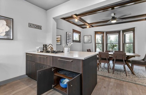 Midtown - Westport House | Large Space+Great location|5 BR|30 day| Plaza
