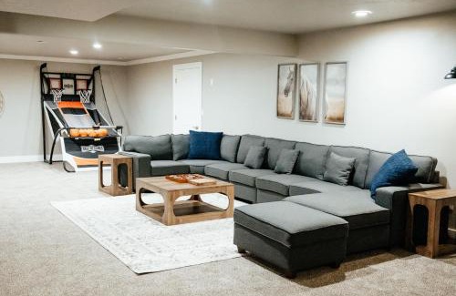 South Jordan House | Large & Spacious Home, Sleeps 23+ near SLC