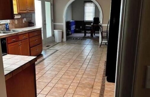 Delbarton House | Large spacious house with ample parking for large groups.