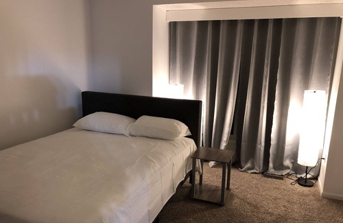 Olathe House | Large Spacious New House - New Amenities