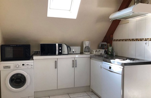 La Riche Apartment | Large studio, 27 m2. Furnished. Garden level