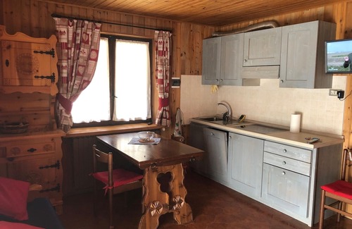 Champoluc Apartment | Large studio apartment in downtown Champoluc