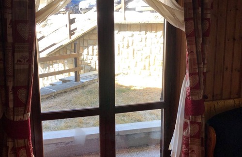 Champoluc Apartment | Large studio apartment in downtown Champoluc