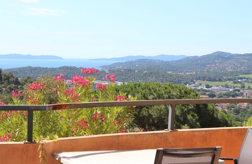 Bormes-Les-Mimosas Apartment | Large studio N°6 sea view