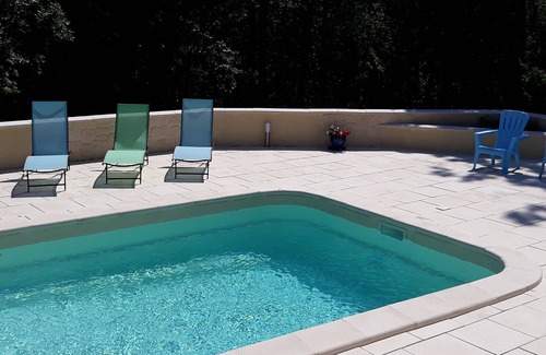 Montignac Apartment | Large studio 2/3 persons, 1 bedroom, swimming pool, near Lascaux IV