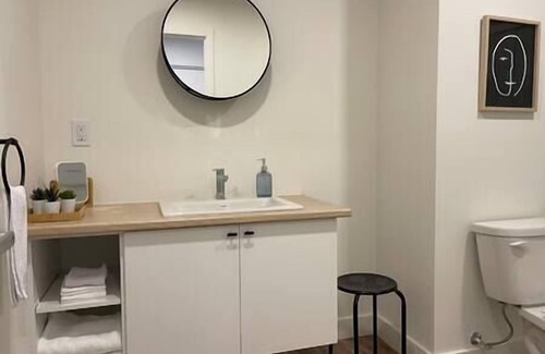 Cite-Universitaire Apartment | Large studio with balcony