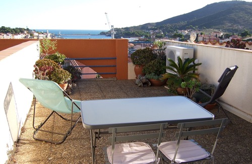 Port-Vendres Apartment | Large studio with terrace, sea view, all comforts, near Collioure, private parking
