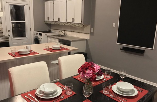 Cote-Des-Neiges—Notre-Dame-De-Grace Apartment | Large, sunny, upper duplex, parking, Snowdon metro