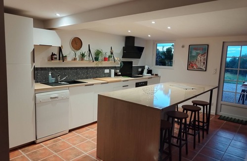 Souraide Apartment | Large T2 of 70 m2 in the middle of a quiet garden of 6000m2