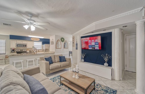 Bearss Plaza House | Large Tampa Private Pool & Jacuzzi home Near Amusement Parks and beach