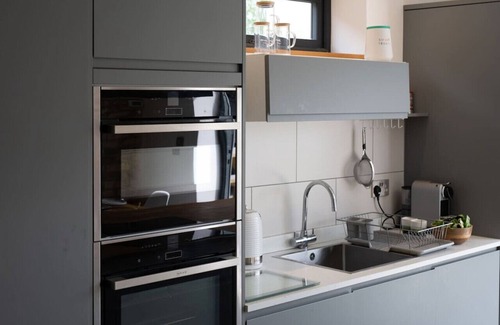 Broadstairs Apartment | Large three bedroom Apartment w/Garden near Beach