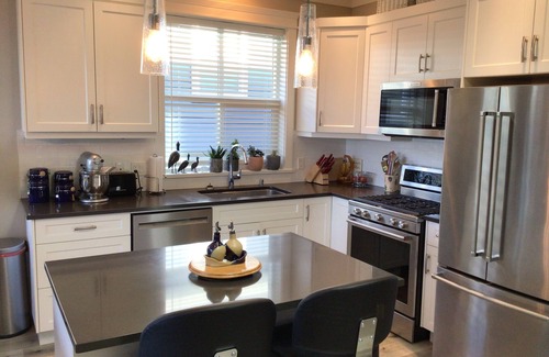 North Cowichan House | Large two level townhome in the Cowichan valley, sleeps 6