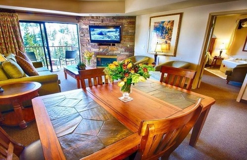 Lower Kingsbury Resort | Large units many with lake views, full kitchens, covered parking