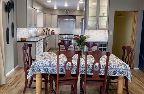 Helena House | Large Updated Family Home with Gourmet Kitchen Near Helena’s Trail System