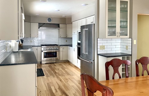 Helena House | Large Updated Family Home with Gourmet Kitchen Near Helena’s Trail System