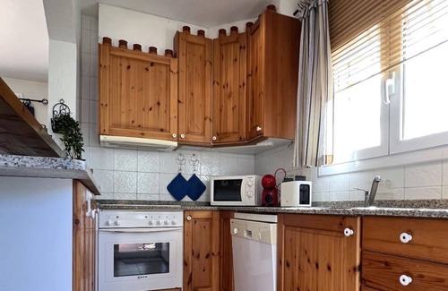 Sant Pere Pescador House | Large vacation home right on the beach with pool and garden