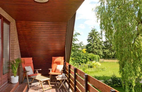 Toppenstedt Apartment | Large vacation apartment with balcony and view of the meadows and fields