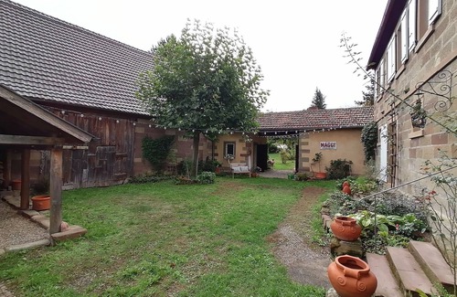 Oberschwarzach Apartment | Large vacation home for 6 people with fireplace (150sqm)