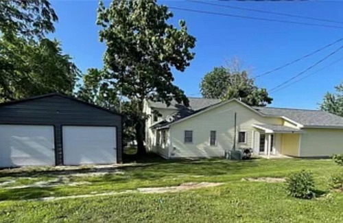 Perry House | Large Very Roomy Home with 2 Car Plus attached Garage