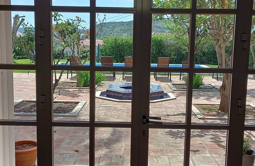 Budens Villa | Large villa - 6 rooms, garden and swimming pool in Budens, near Salema beach.
