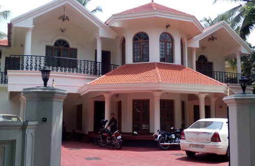 Kumaranalloor Villa | Large villa in kottayam town with 6 bedrooms