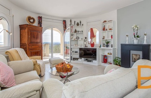 El Mas Isaac Villa | Large Villa with Pool in Luxury Urbanization