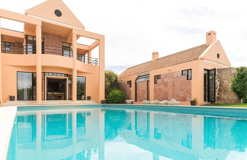 Almocageme Villa | Large Villa With Private Pool and Tennis Court at a Short Distance to the Ocean
