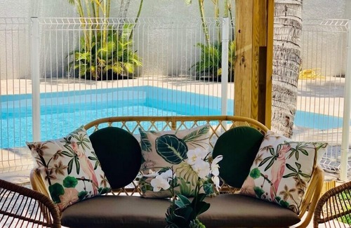 Etang Sale Les Bains Villa | Large villa with pool and billiards near the beach