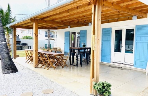 Etang Sale Les Bains Villa | Large villa with pool and billiards near the beach