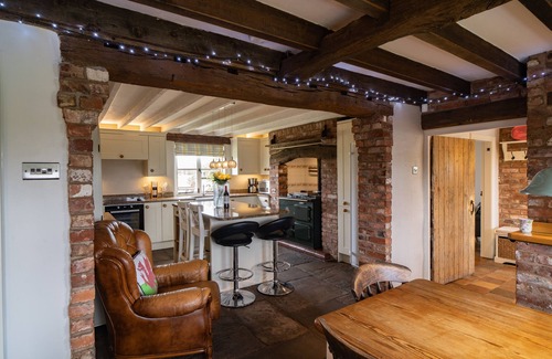 Overton-on-dee House | Large Welsh Cottage Jubilee House