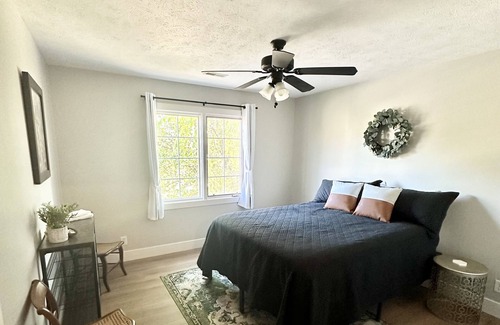 West Omaha House | Large West O House on Golf Course - CWS
