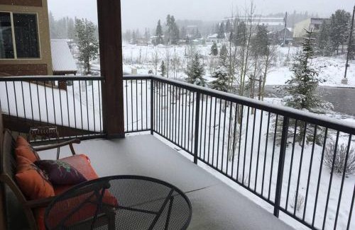 Winter Park Apartment | Large Winter Park Condo overlooking Hideaway Park!