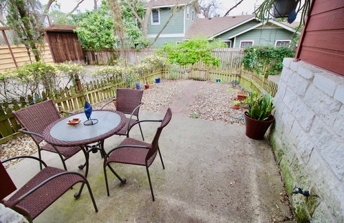 Barton Heights House | Large Zilker Home- Downtown, SOCO, Barton Springs, ACL, SXSW, Weekend Getaway!