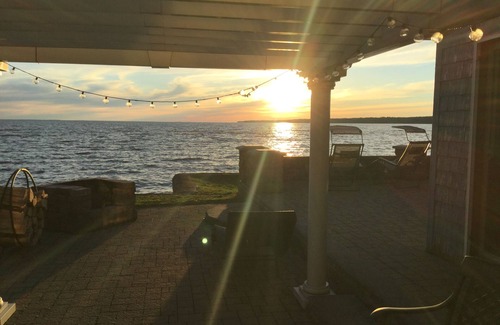 Blossvale House | Largest Lake Front Property On The East Side Of Sylvan Beach