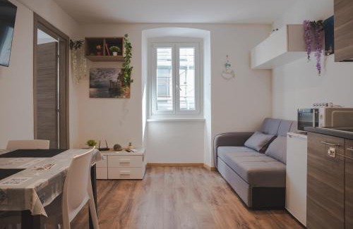 Barriera Vecchia-San Giacomo Apartment | [Largo Barriera] Elegant Apartment *Netflix+WiFi*