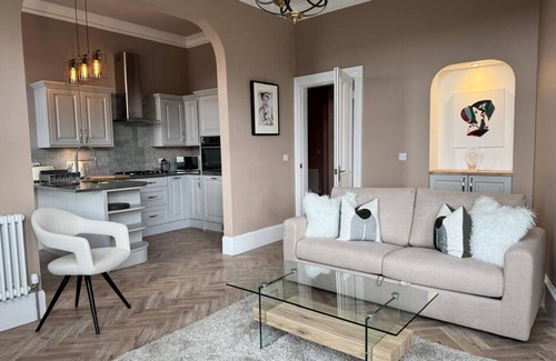 Largs Apartment | Largs Sandringham Apartment