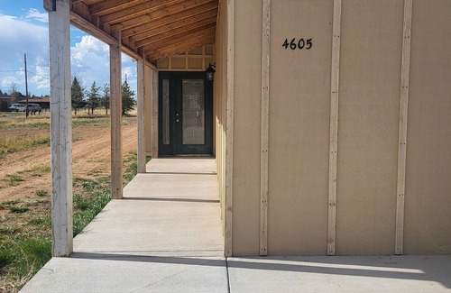 Laramie House | Lariat Lodge