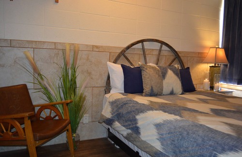 Hardin Hotel | Lariat Motel