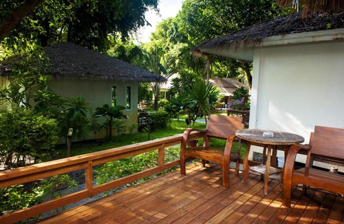 Rayong Resort | Larissa Samed resort