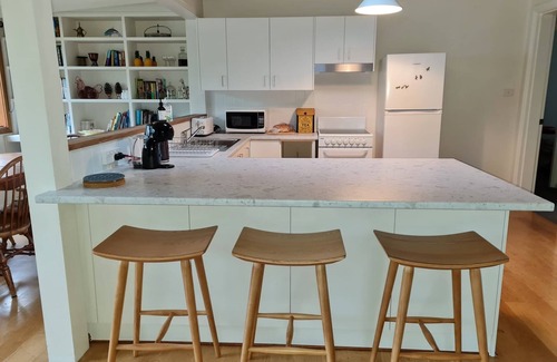 Burrawang Cottage | Lark Cottage - relaxing retreat